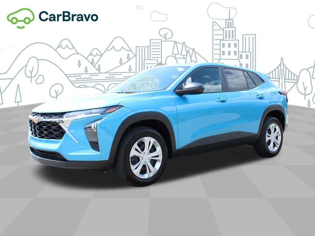 2025 Chevrolet Trax LS — photo 1 of 7
