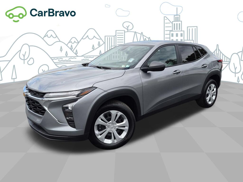 2025 Chevrolet Trax LS — photo 1 of 6