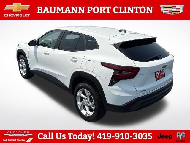 2025 Chevrolet Trax LS
