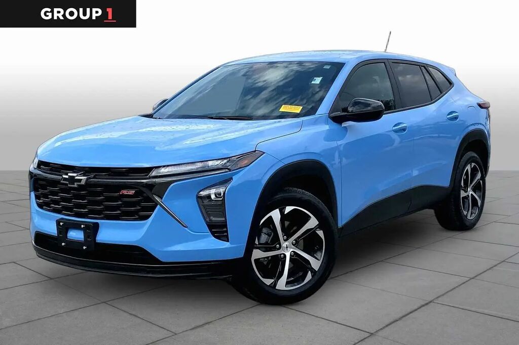 2024 Chevrolet Trax RS — photo 1 of 12