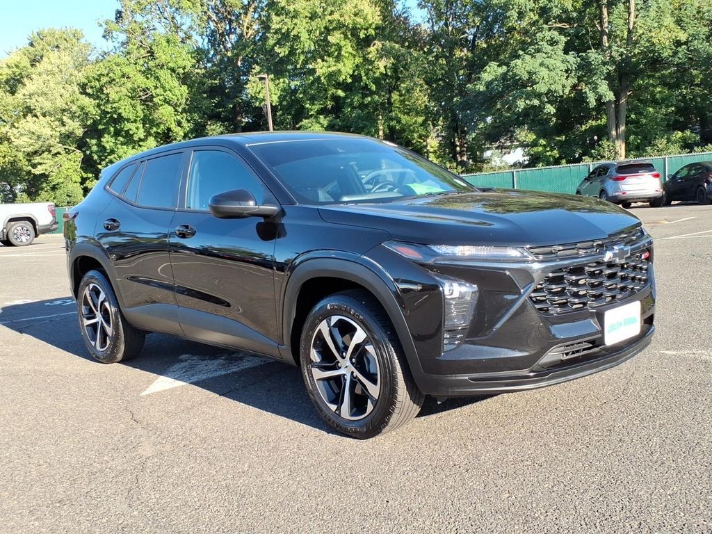 2024 Chevrolet Trax 1RS — photo 1 of 13