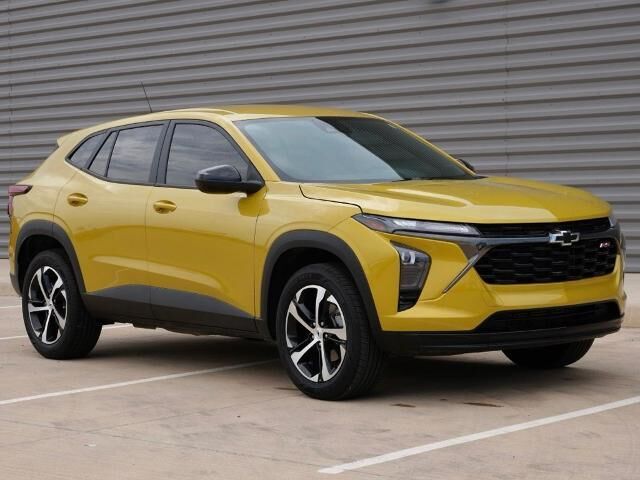 2024 Chevrolet Trax RS — photo 1 of 13