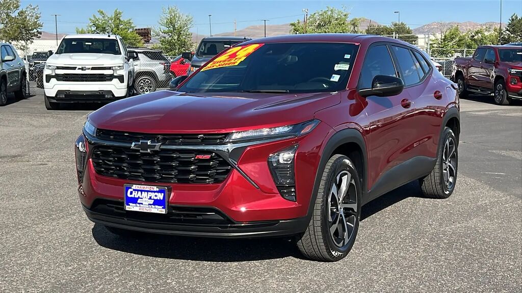 2024 Chevrolet Trax RS — photo 1 of 13