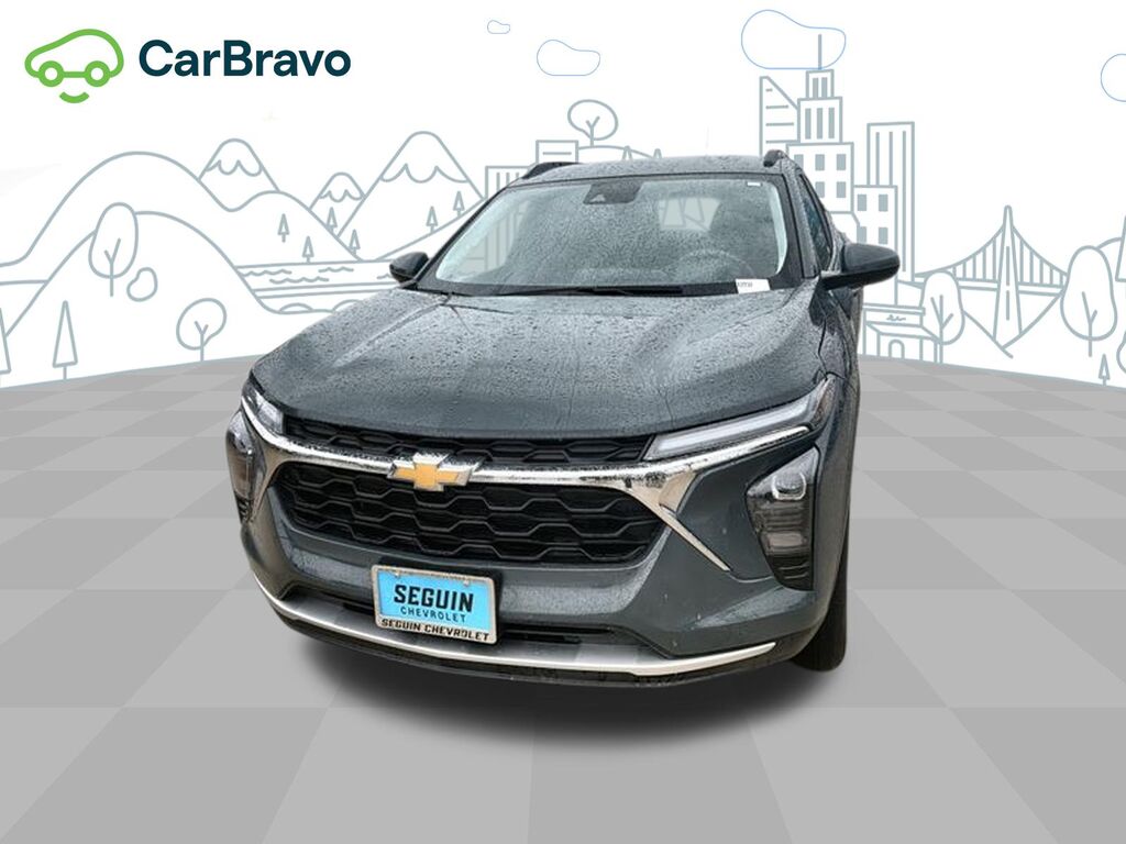 2025 Chevrolet Trax LT — photo 1 of 7
