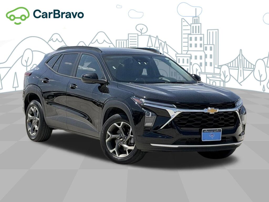 2025 Chevrolet Trax LT — photo 1 of 7