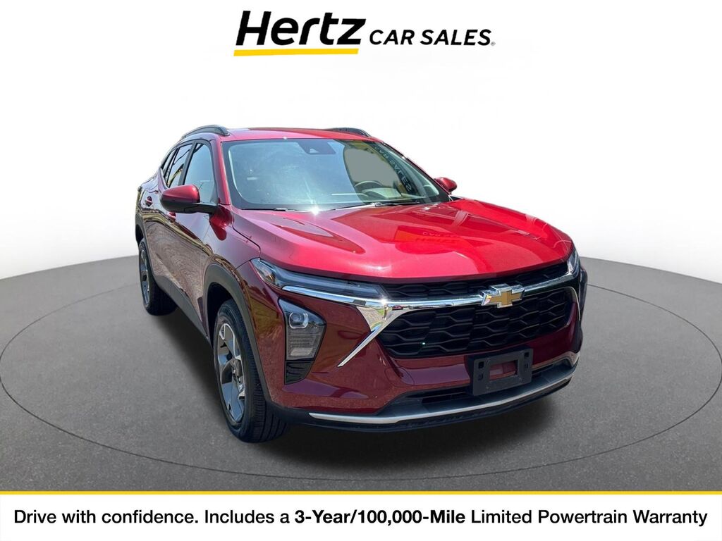 2025 Chevrolet Trax LT — photo 1 of 11