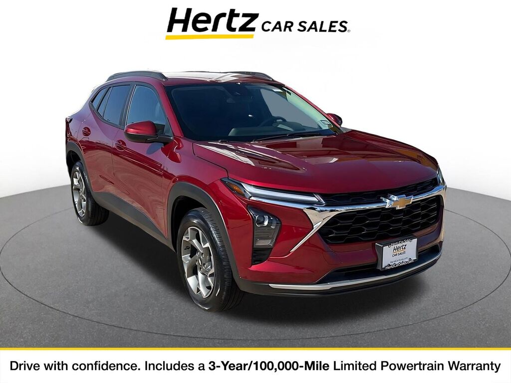 2025 Chevrolet Trax LT — photo 1 of 11