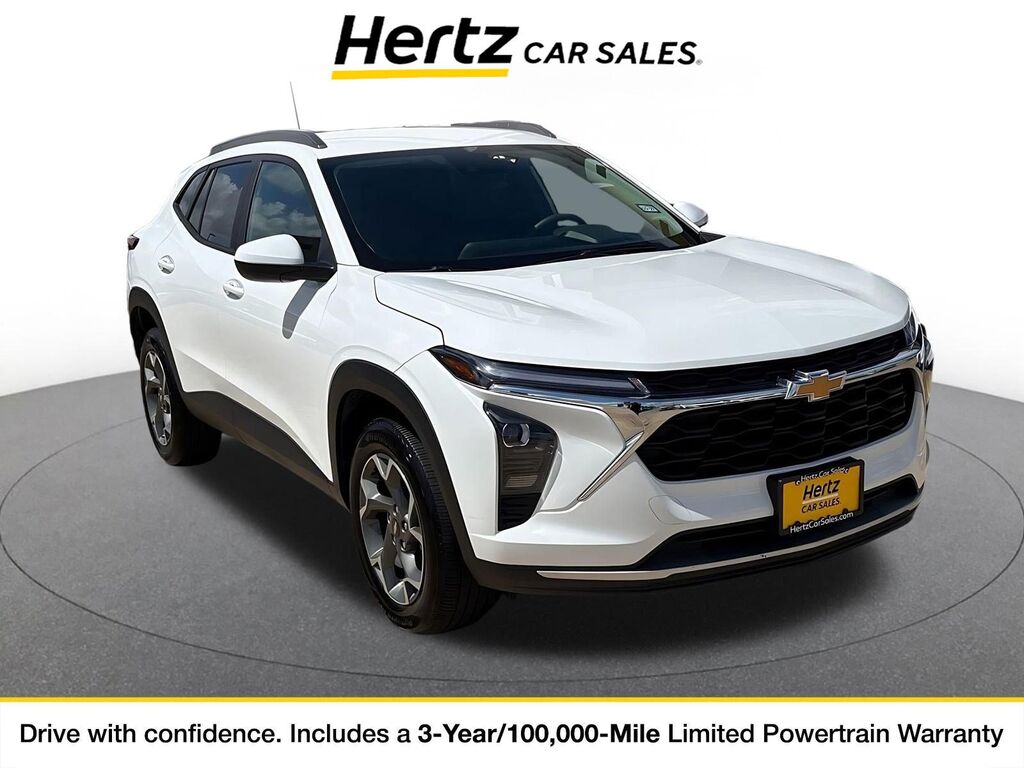 2025 Chevrolet Trax LT — photo 1 of 11