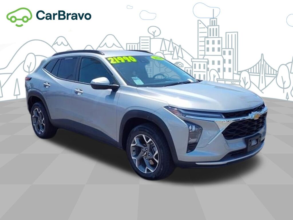 2025 Chevrolet Trax LT — photo 1 of 7
