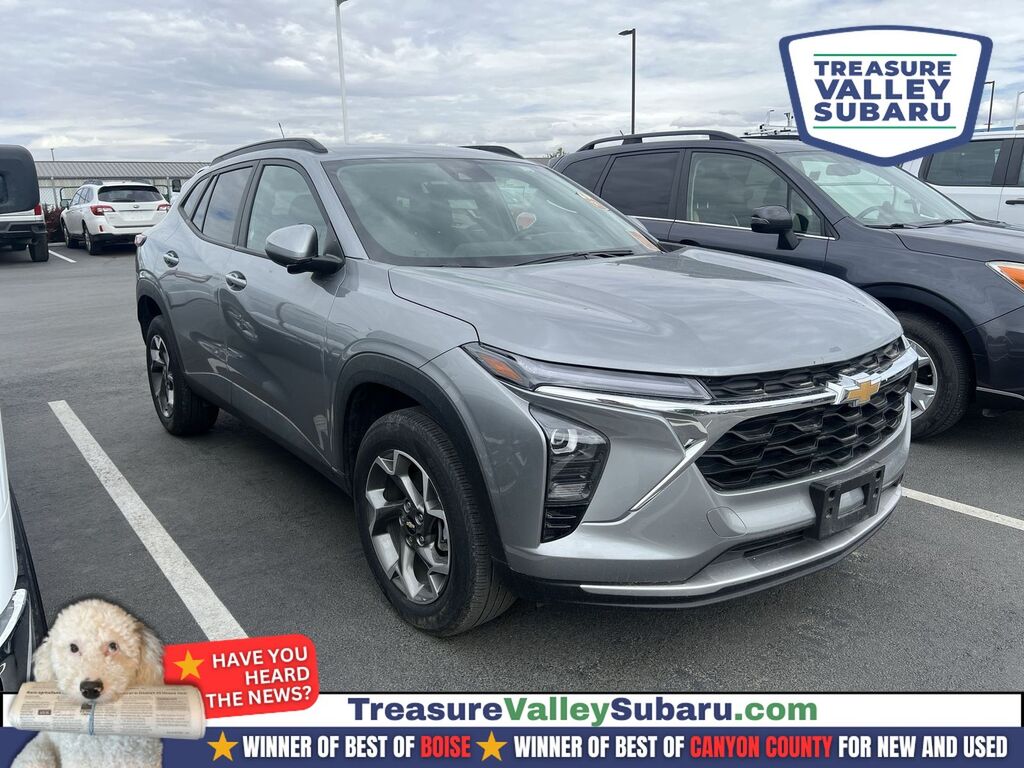 2025 Chevrolet Trax LT — photo 1 of 13
