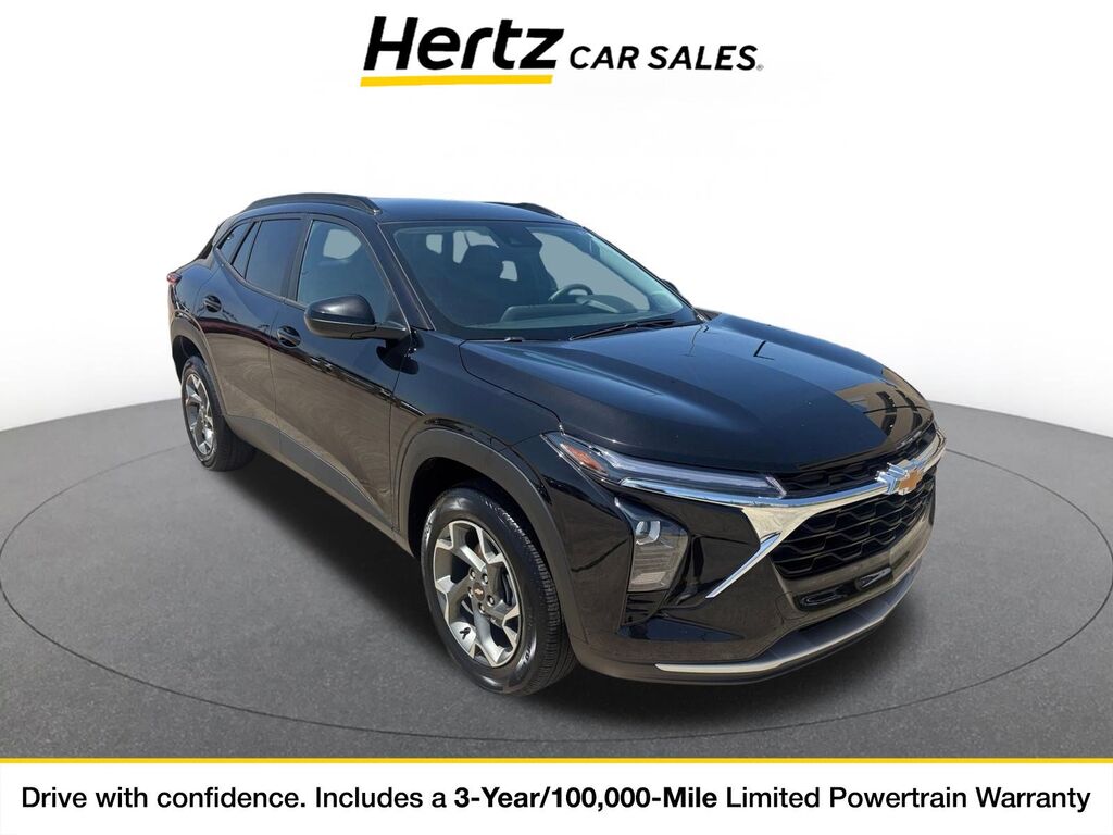 2025 Chevrolet Trax LT — photo 1 of 11