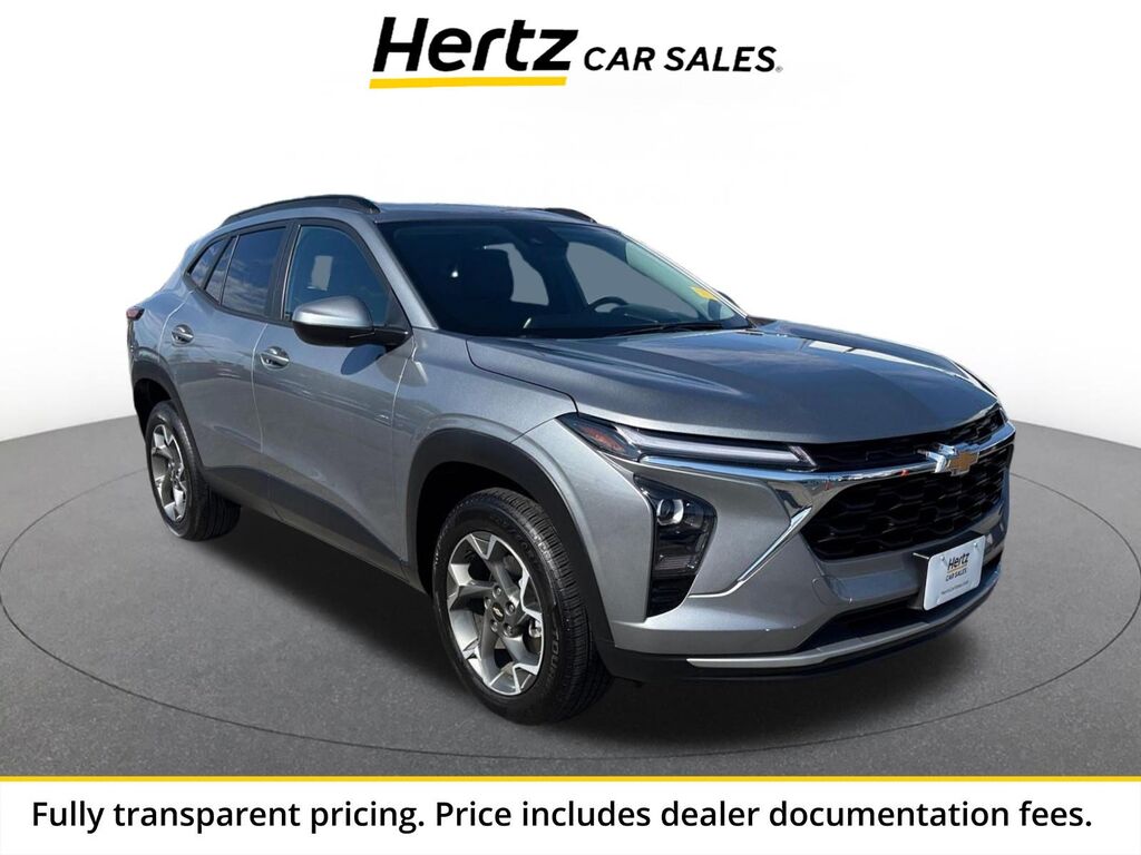 2025 Chevrolet Trax LT — photo 1 of 13