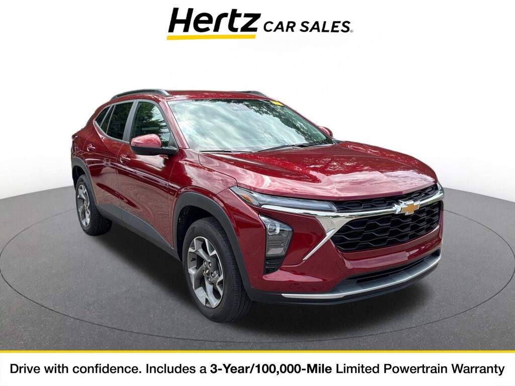 2025 Chevrolet Trax LT — photo 1 of 11