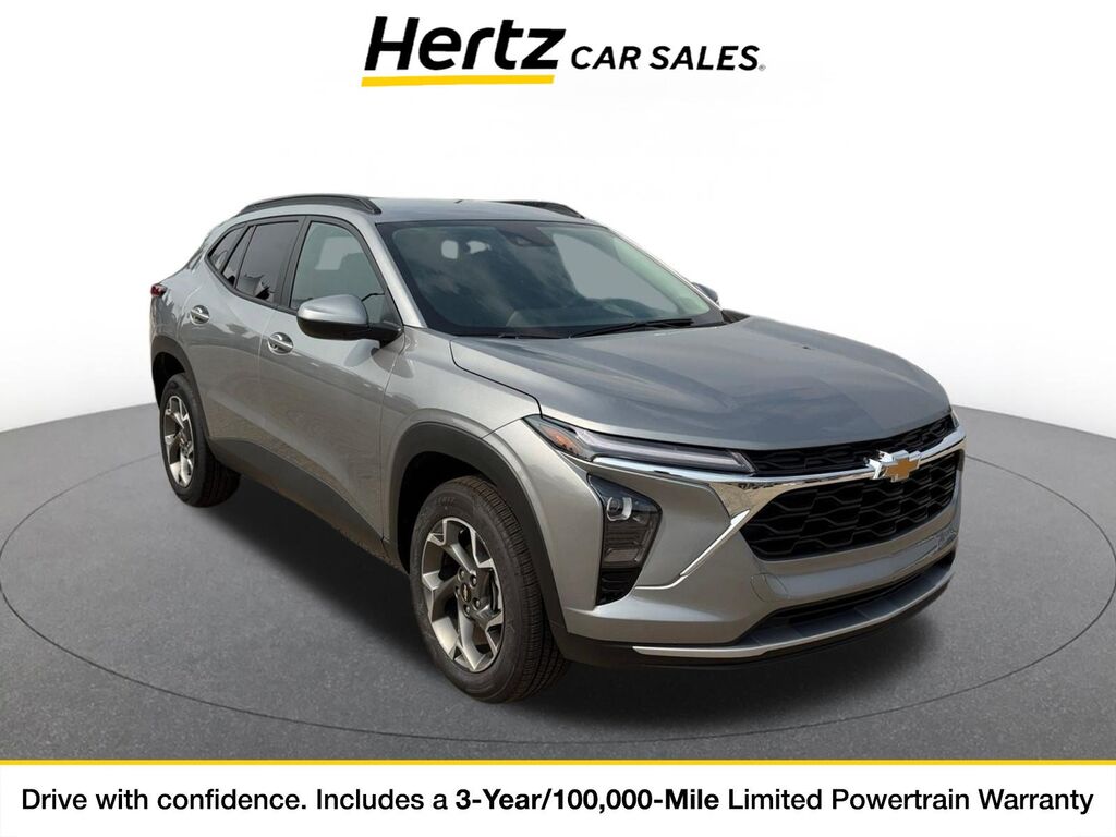 2025 Chevrolet Trax LT — photo 1 of 11