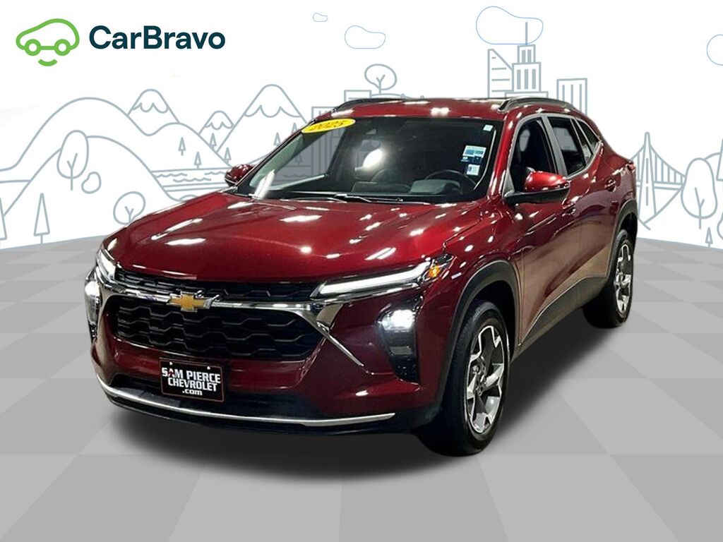 2025 Chevrolet Trax LT — photo 1 of 7