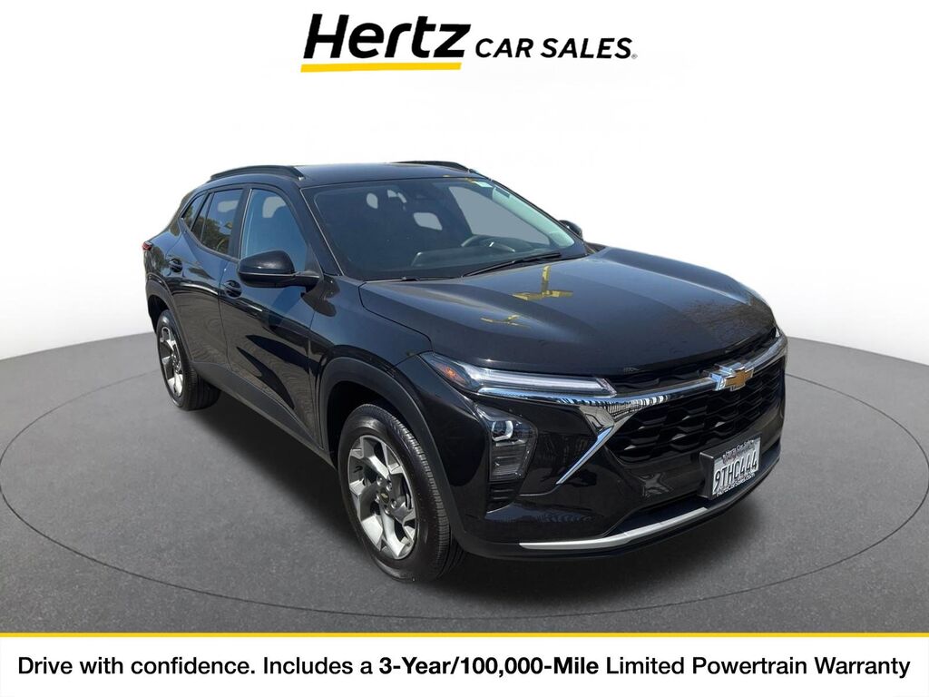 2025 Chevrolet Trax LT — photo 1 of 11