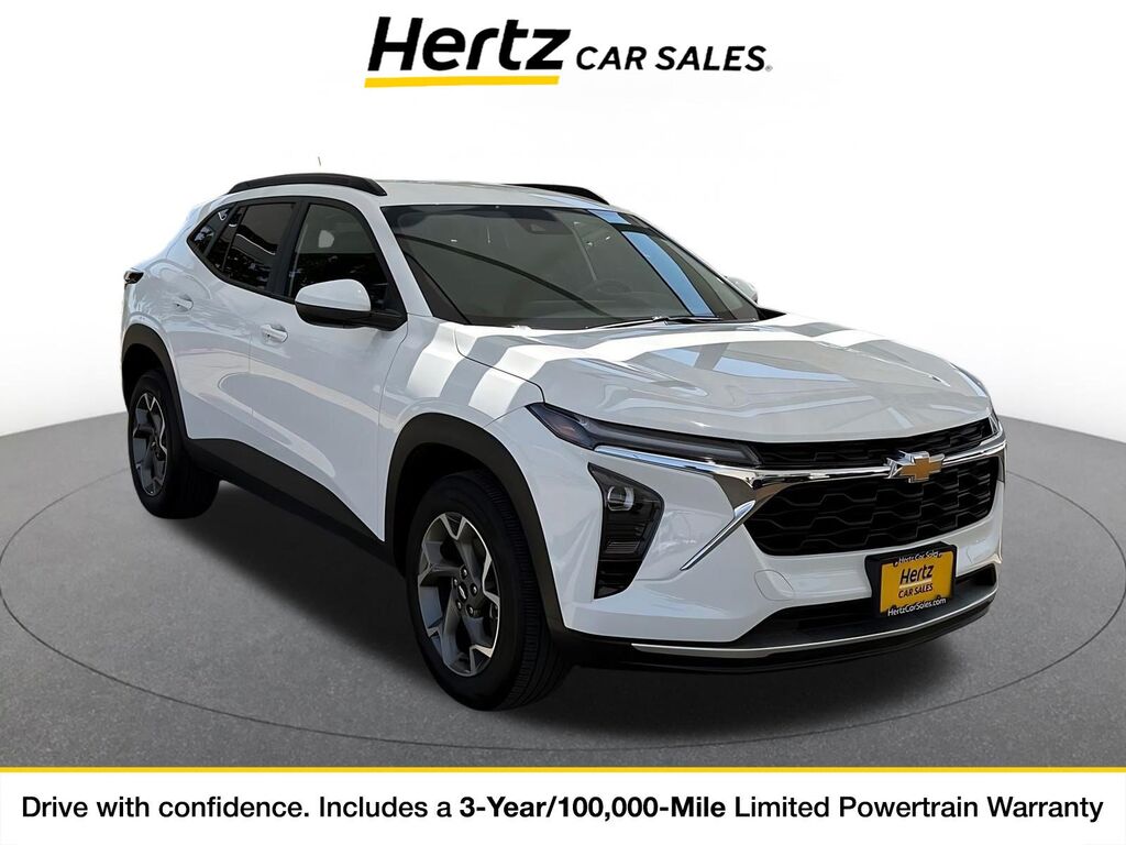 2025 Chevrolet Trax LT — photo 1 of 11