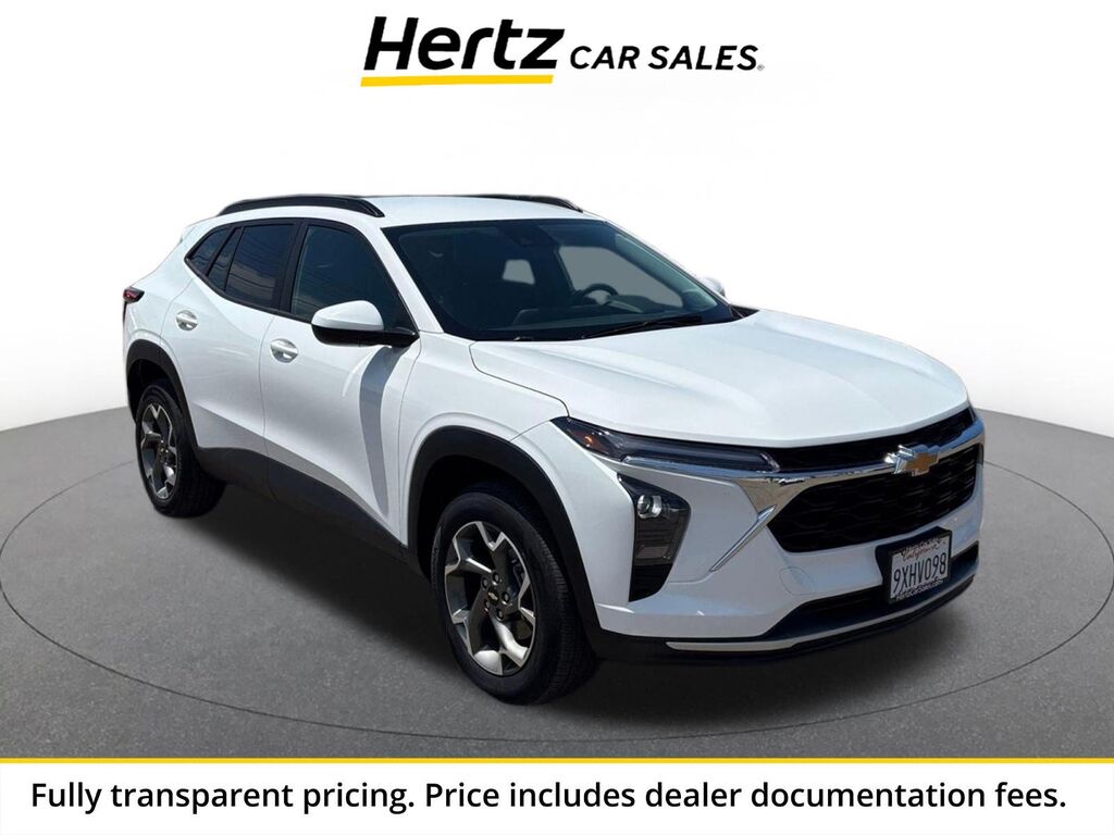 2025 Chevrolet Trax LT — photo 1 of 2