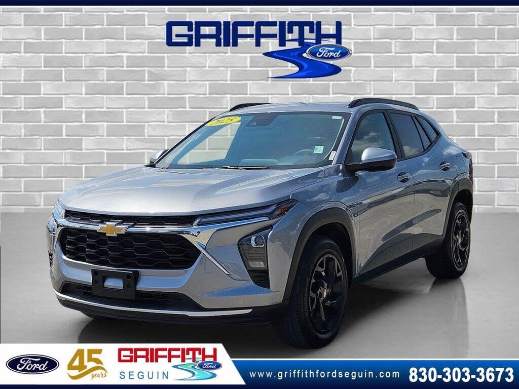 2025 Chevrolet Trax LT — photo 1 of 1