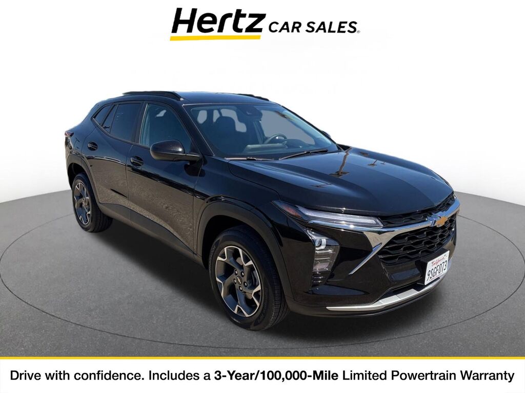 2025 Chevrolet Trax LT — photo 1 of 11