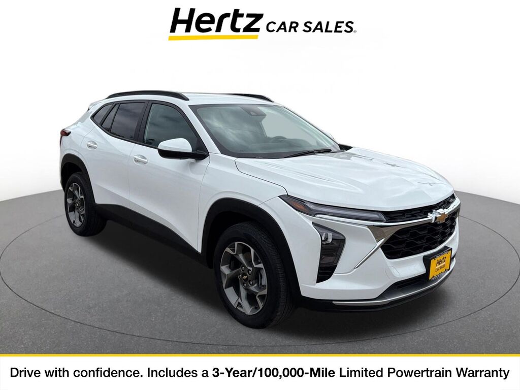 2025 Chevrolet Trax LT — photo 1 of 11