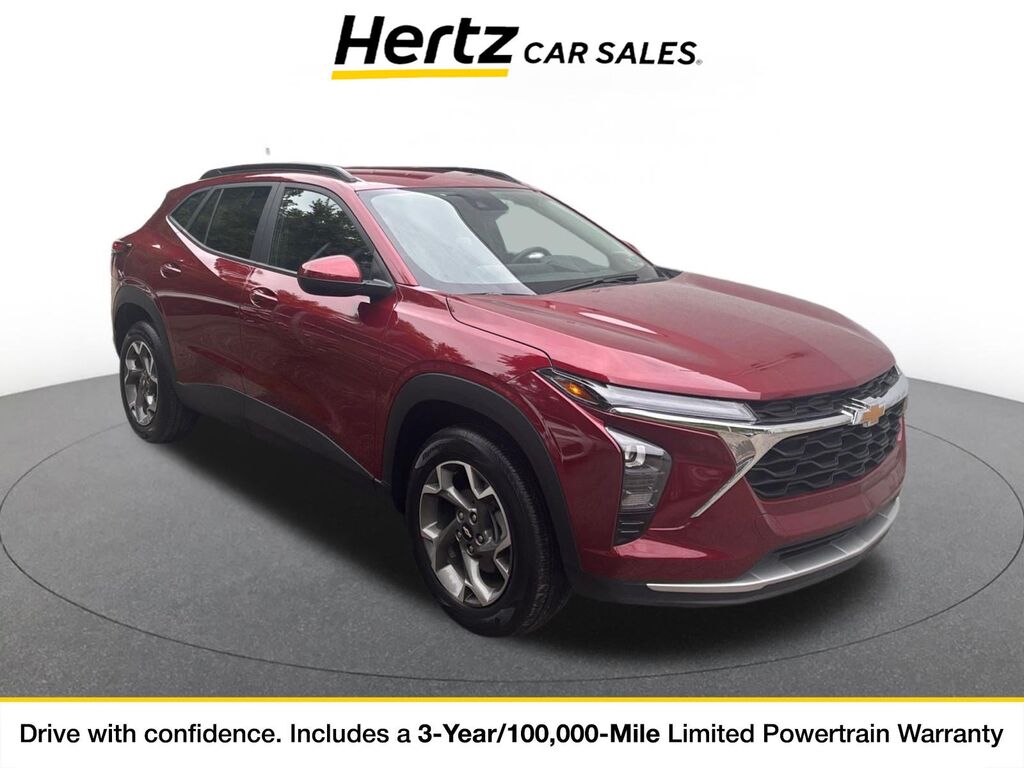2025 Chevrolet Trax LT — photo 1 of 11