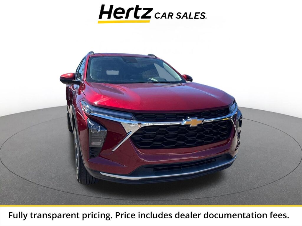 2025 Chevrolet Trax LT — photo 1 of 11