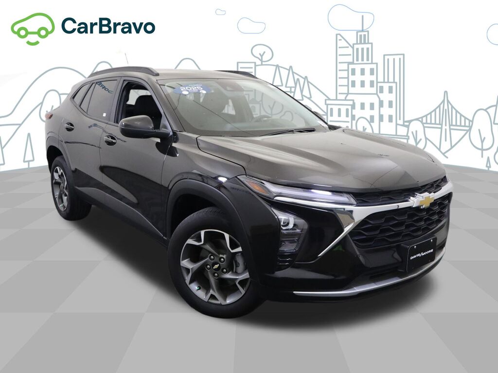 2025 Chevrolet Trax LT — photo 1 of 6