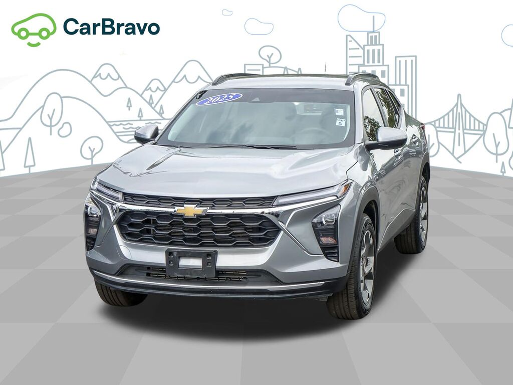 2025 Chevrolet Trax LT — photo 1 of 7