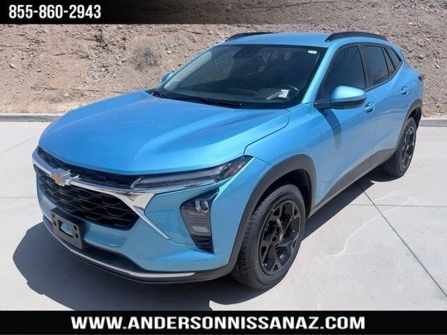 2025 Chevrolet Trax LT — photo 1 of 13