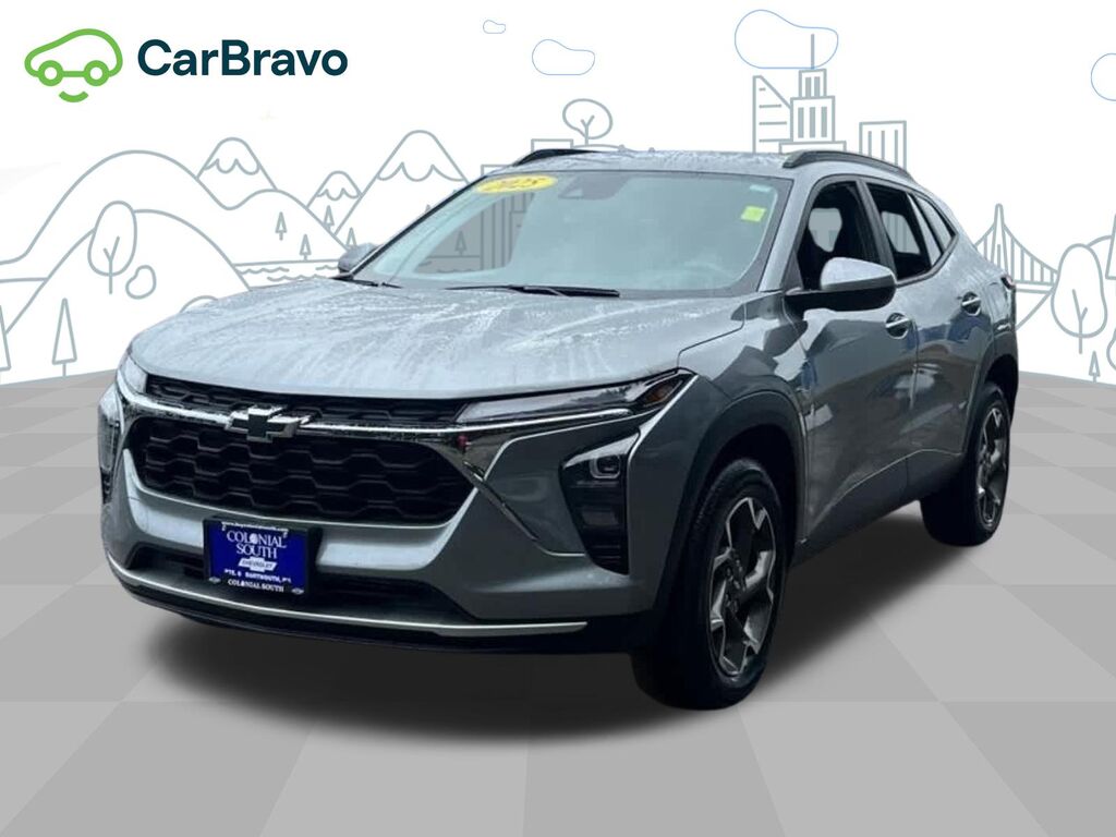 2025 Chevrolet Trax LT — photo 1 of 7