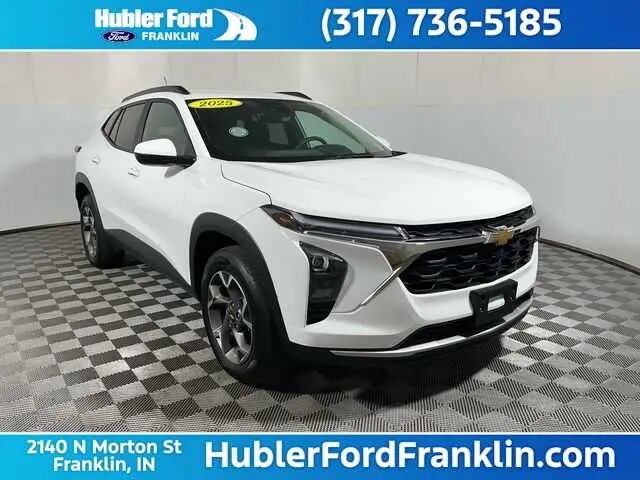 2025 Chevrolet Trax LT — photo 1 of 13