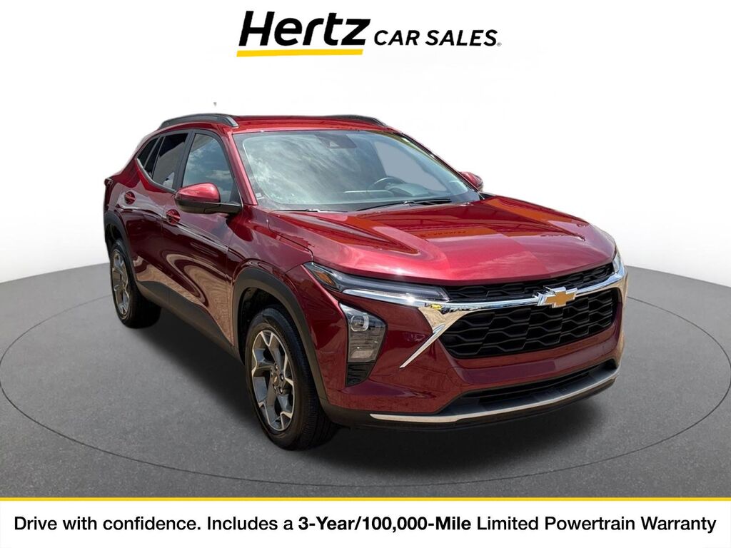 2025 Chevrolet Trax LT — photo 1 of 11