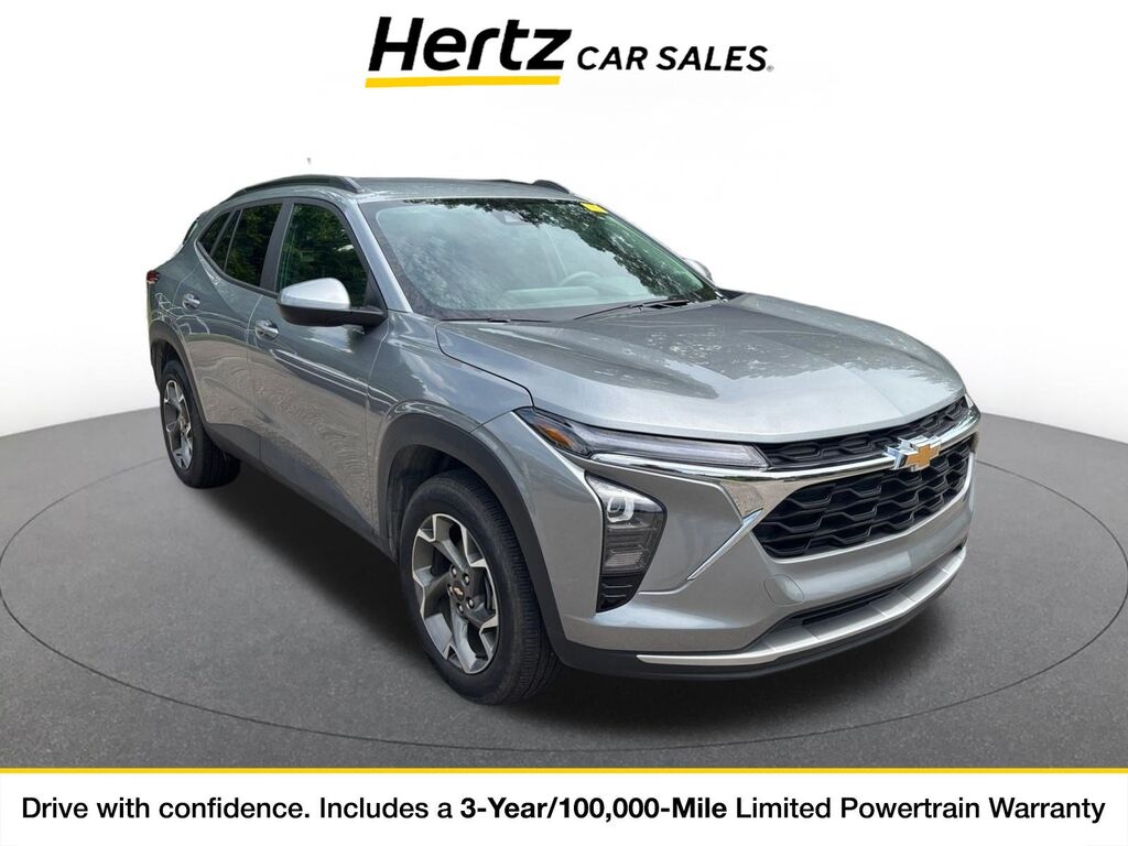2025 Chevrolet Trax LT — photo 1 of 11