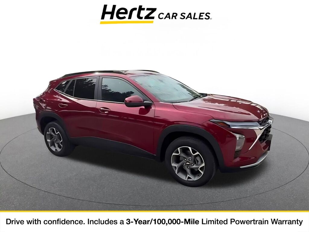 2025 Chevrolet Trax LT — photo 1 of 11