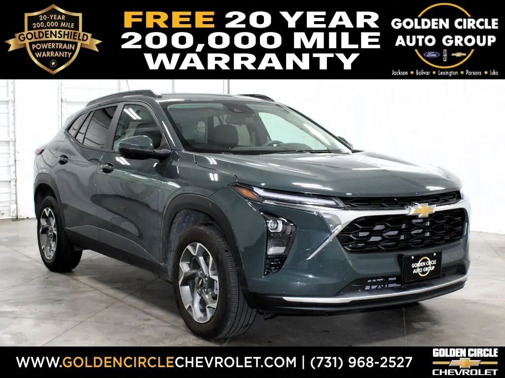 2025 Chevrolet Trax LT — photo 1 of 24