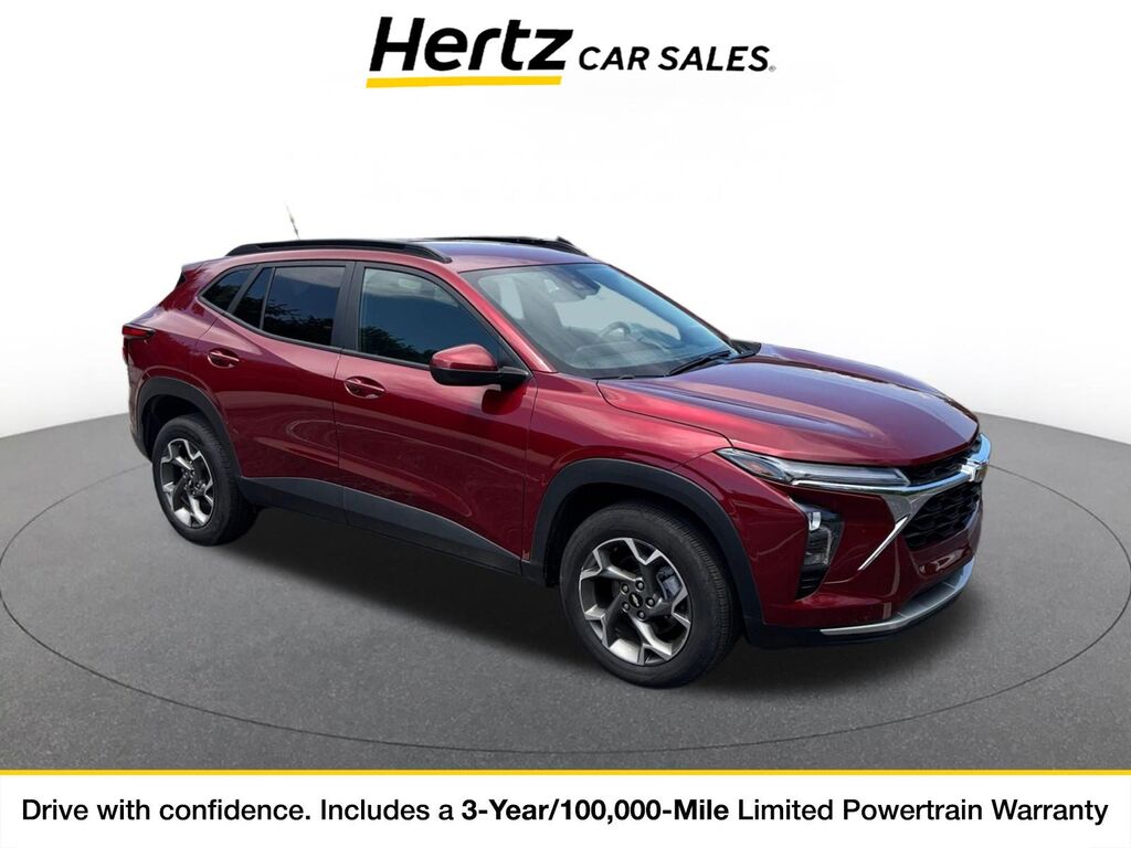 2025 Chevrolet Trax LT — photo 1 of 11