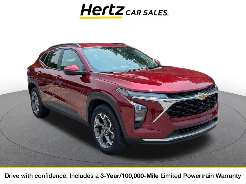 2025 Chevrolet Trax LT — photo 1 of 11