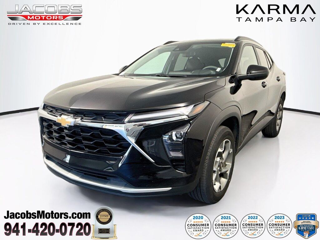 2025 Chevrolet Trax LT — photo 1 of 13