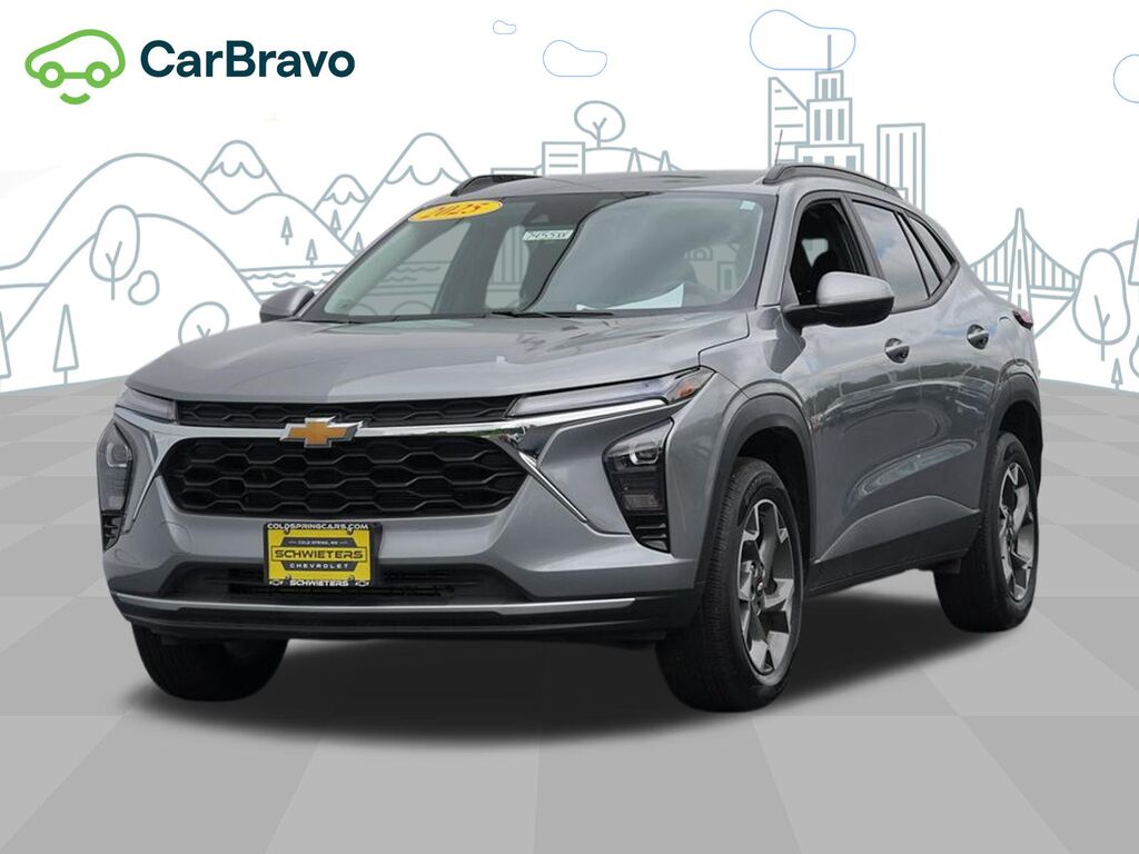 2025 Chevrolet Trax LT — photo 1 of 7