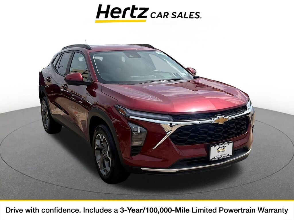 2025 Chevrolet Trax LT — photo 1 of 11