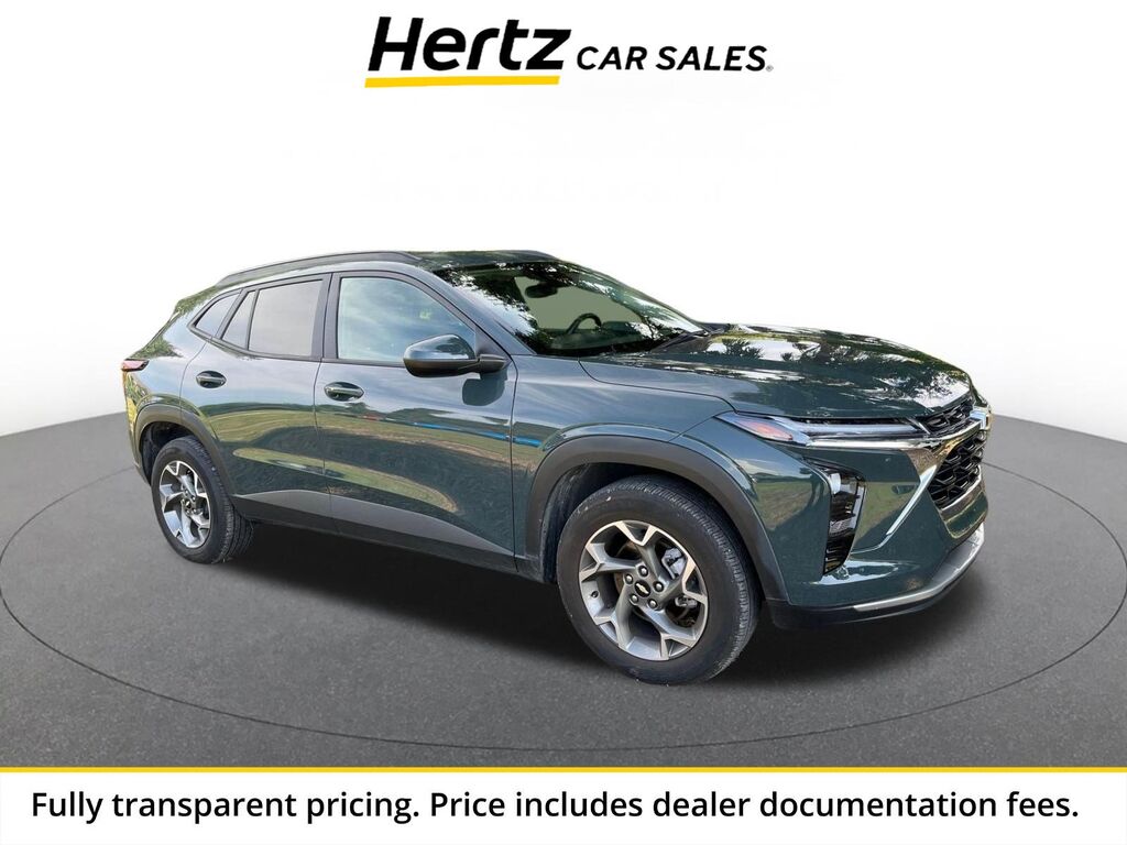 2025 Chevrolet Trax LT — photo 1 of 13