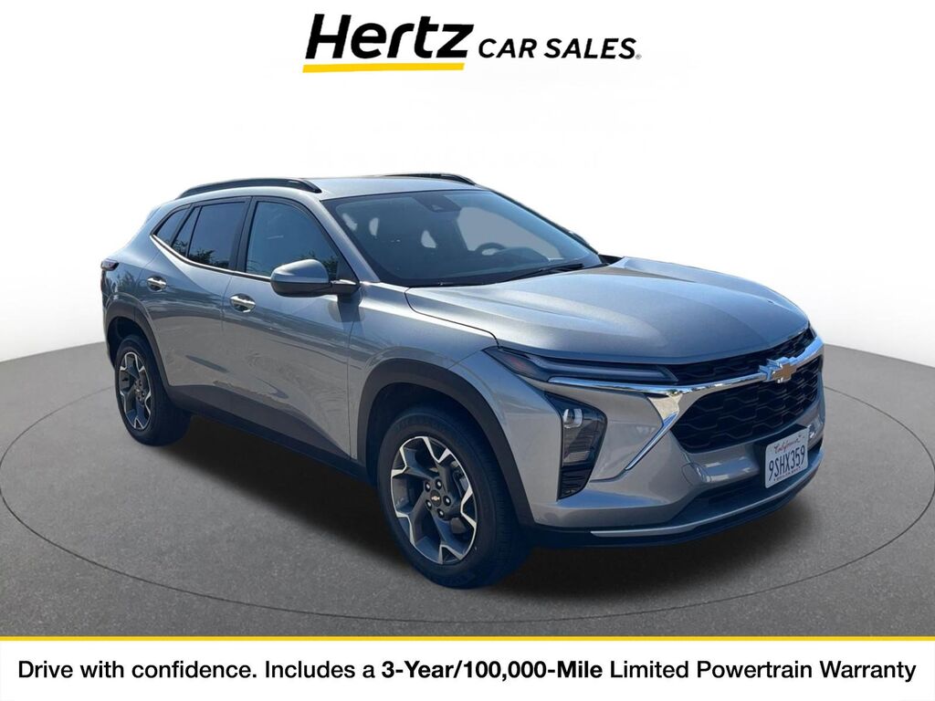 2025 Chevrolet Trax LT — photo 1 of 11