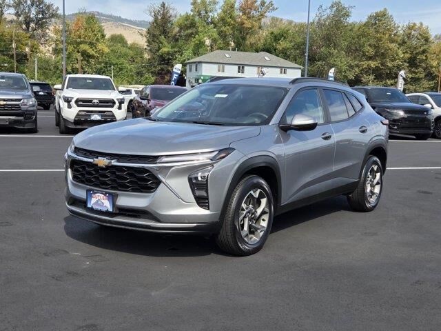 2025 Chevrolet Trax LT — photo 1 of 13