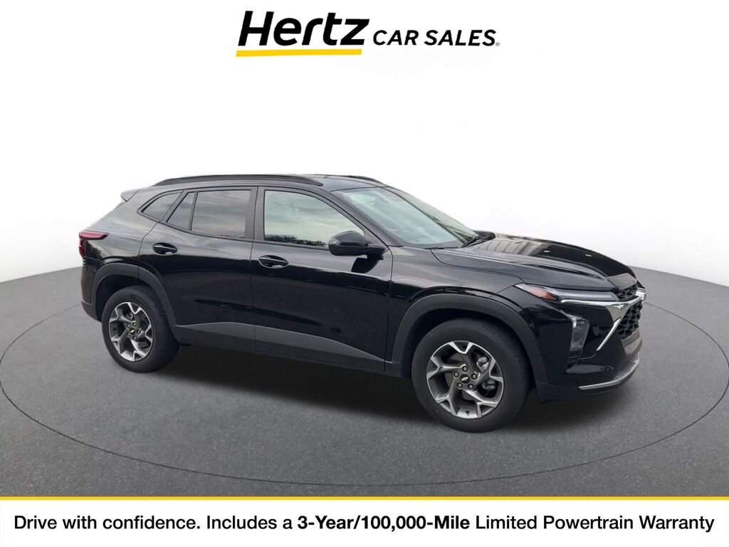 2025 Chevrolet Trax LT — photo 1 of 11