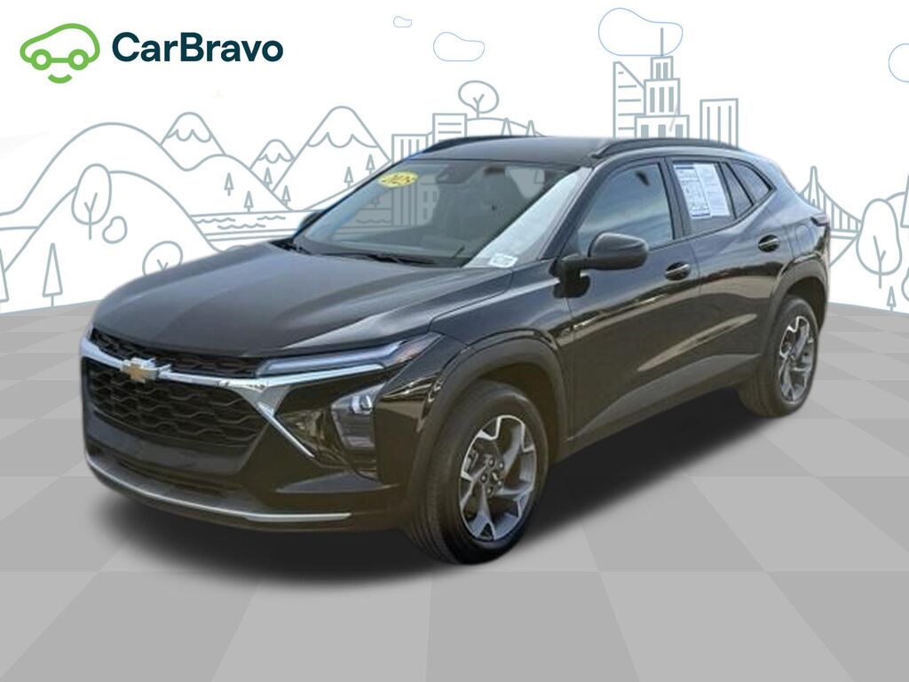 2025 Chevrolet Trax LT — photo 1 of 7