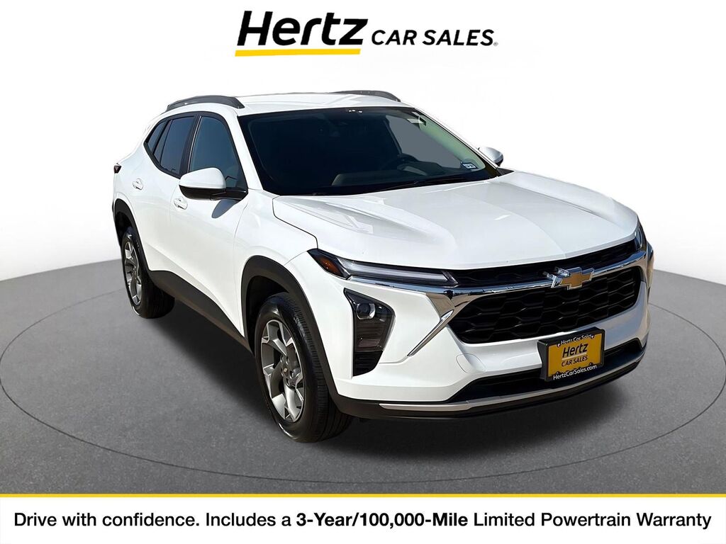 2025 Chevrolet Trax LT — photo 1 of 11