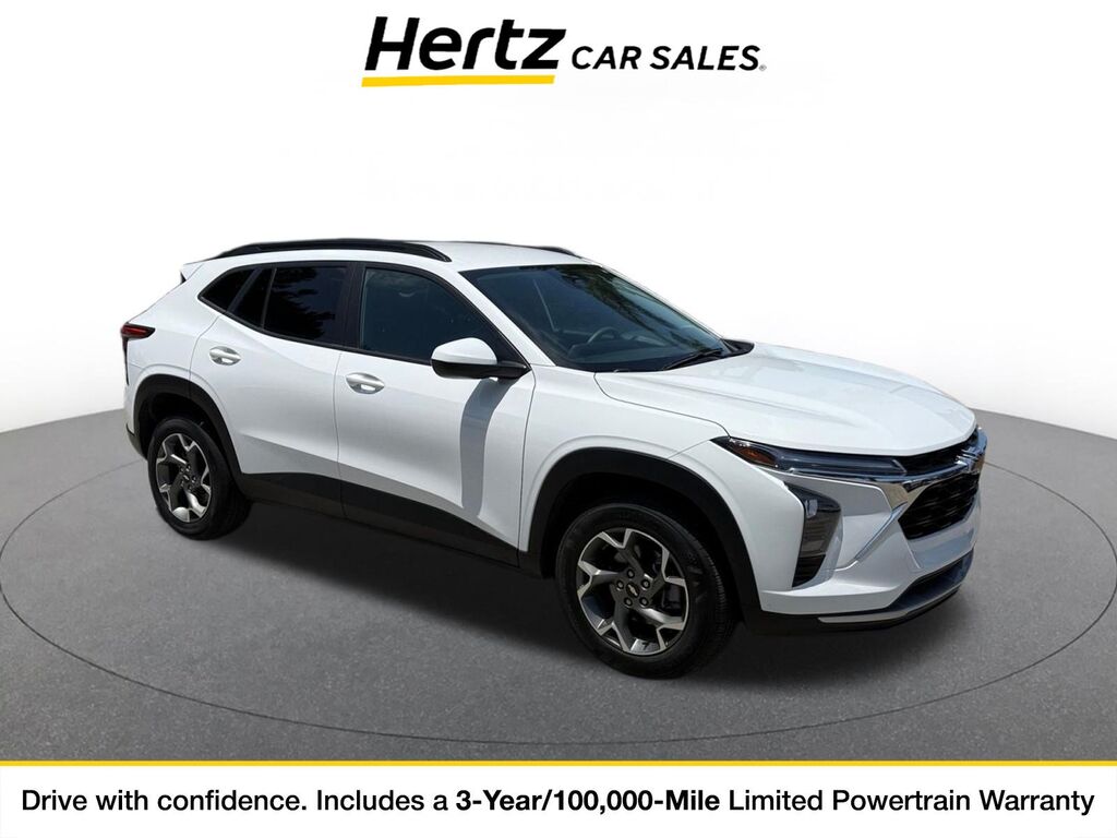 2025 Chevrolet Trax LT — photo 1 of 11