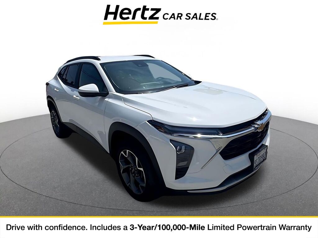 2025 Chevrolet Trax LT — photo 1 of 11