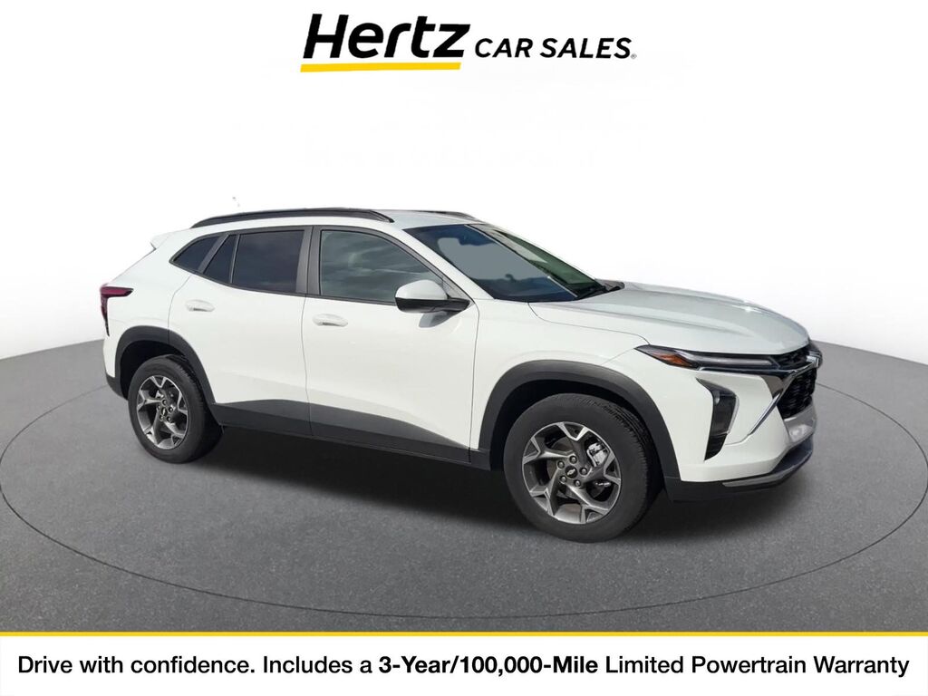 2025 Chevrolet Trax LT — photo 1 of 11
